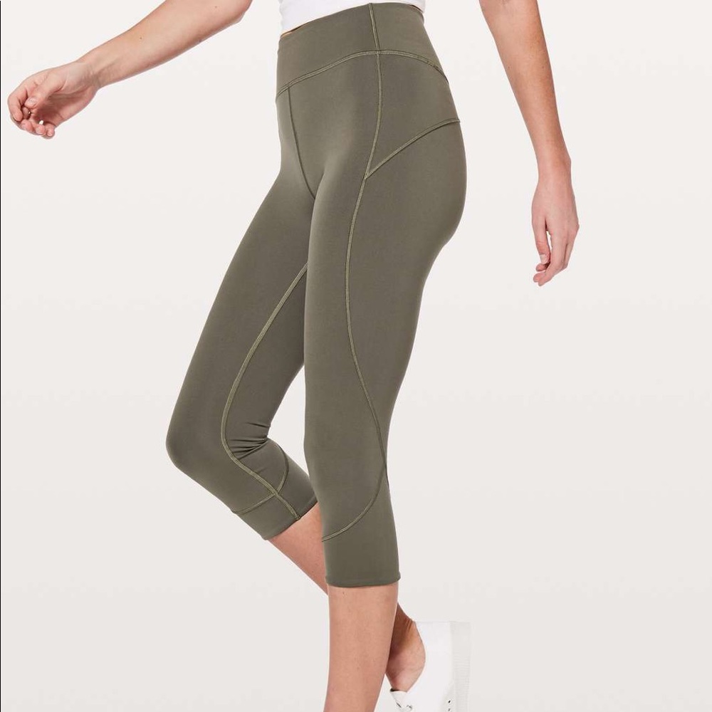 Lululemon In Movement Cropped 19” Leggings Size 4